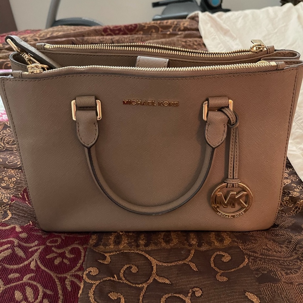 COPY - Michael Kors Medium Sutton Satchel Khaki